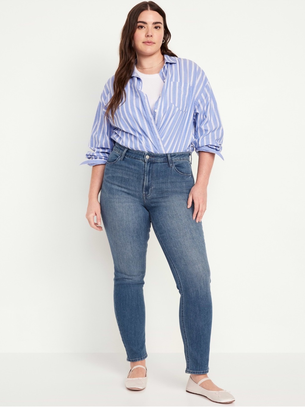 High-Waisted WOW Straight-Ankle Jeans in Medium Wash